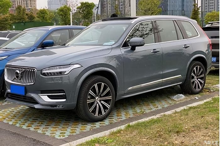 沃尔沃xc90实拍外观敦实北欧豪华60万就有300马力