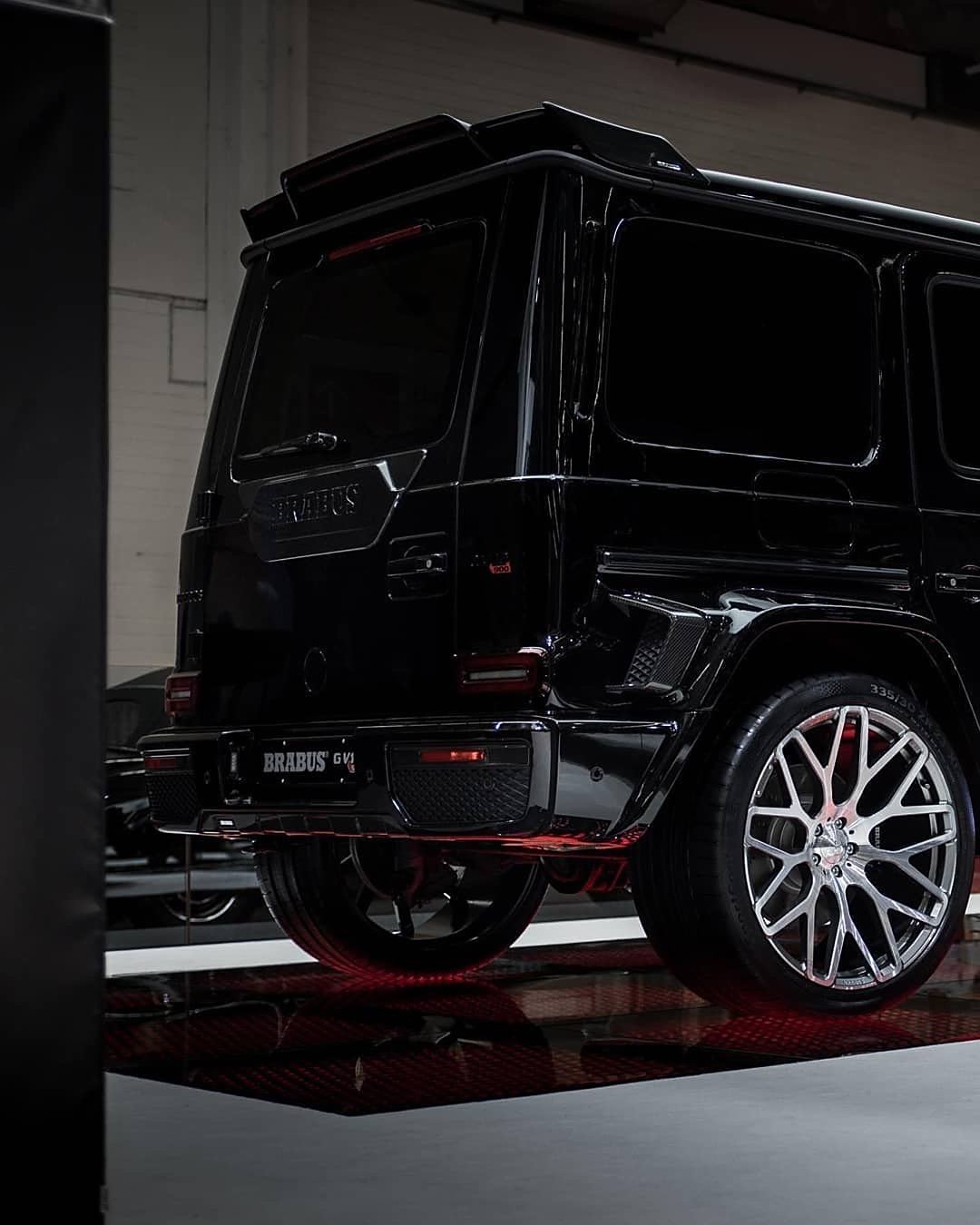 男人最爱的大g brabus 900 g v12.