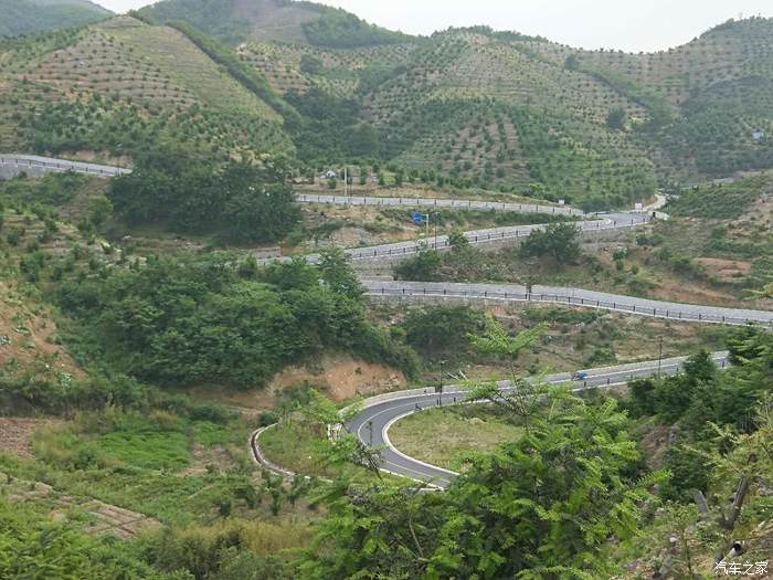 会稽山千年香榧林景区盘山公路,这才是山路十八弯.