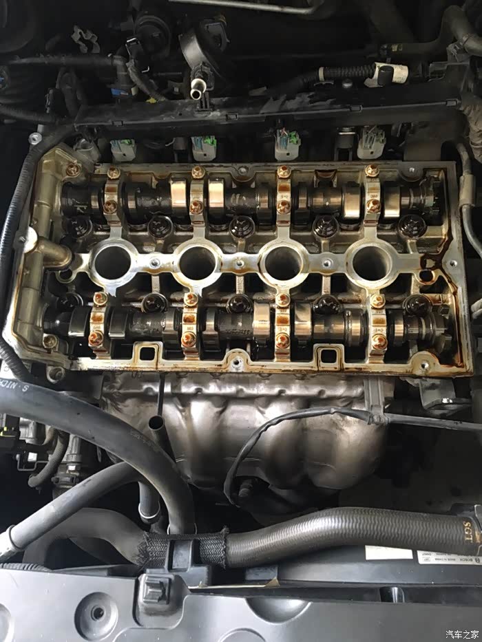 今天去换发动机曲轴箱通风阀膜片。