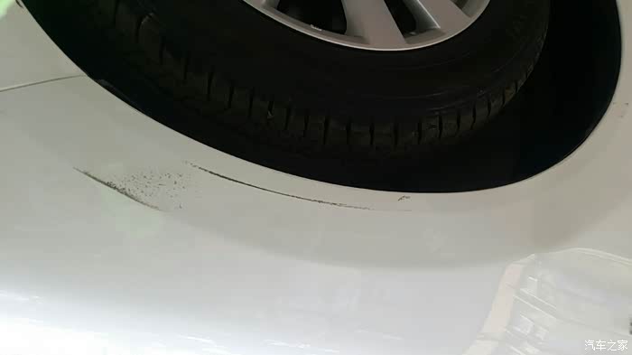 【图】车刮掉漆了,怎么补救!