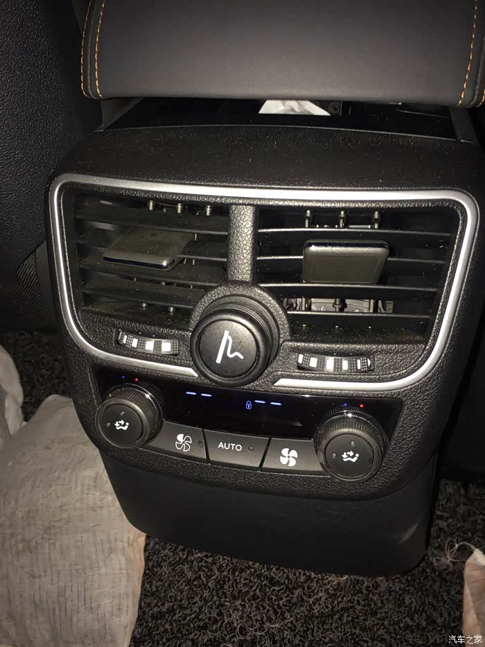 【图】标致508旗舰版,后排空调怎么解锁?我空
