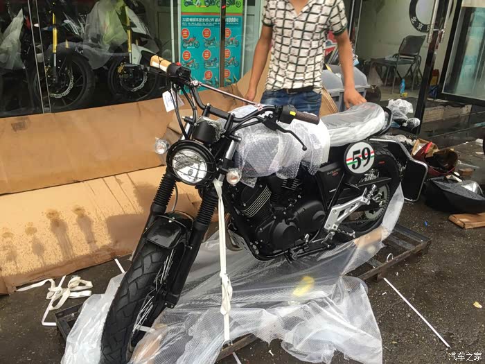 【图】颜值不错的复古车 龙嘉v咖250