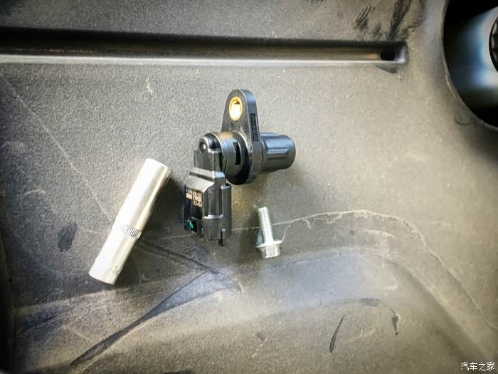 汽车维修场景下凸轮轴位置传感器检测全攻略（适配维修技师与车主爱好者）