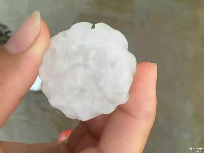 【图】这冰雹下的,砸死人咋办!_传祺GS4论坛