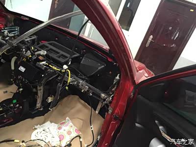 新车上路 外借朋友肇事 心碎