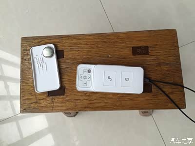 浸泡衣服时候白色滑盖钥匙进水了。现在门都打