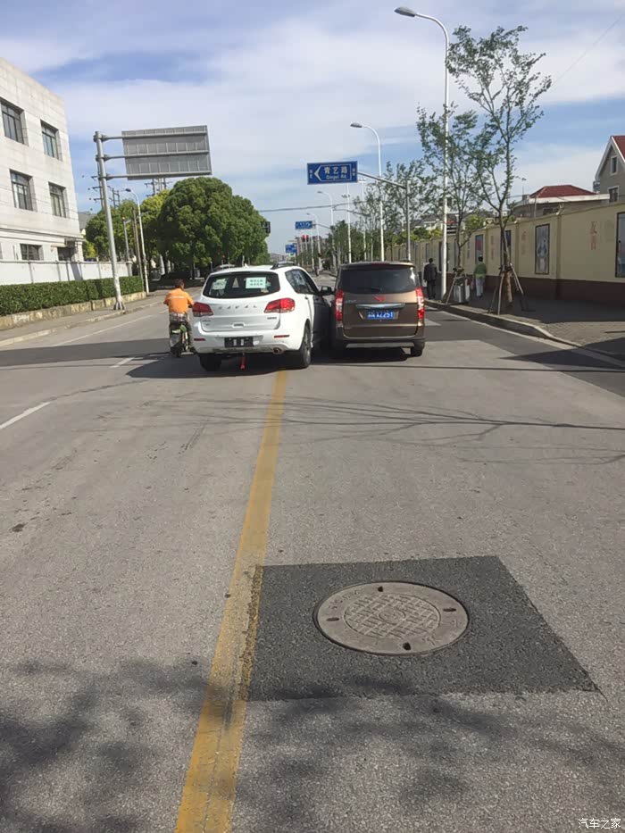 【图】临时牌照黄实线逆向变道,司机还是B照,