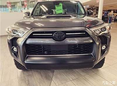 丰田4runner,整体设计更加粗犷豪迈