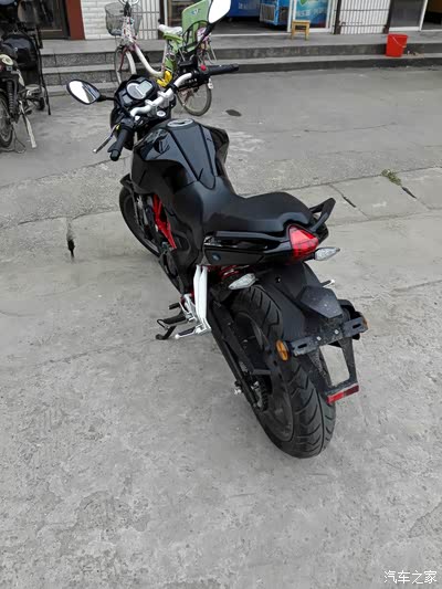 贝纳利小黄龙BJ250-15黑龙出没