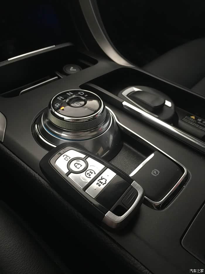 【图】2017款2.0T豪华蒙迪欧音响如何升级