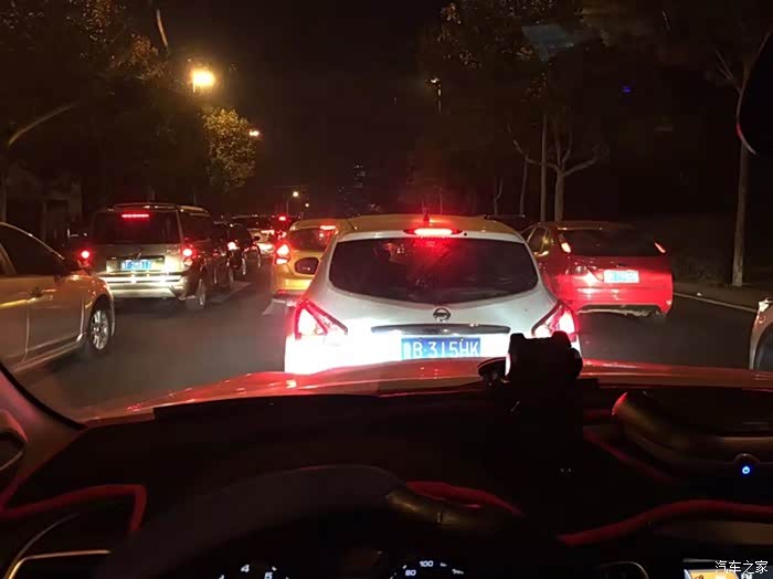 【图】纳闷这是什么车_宝马1系论坛