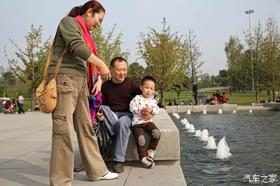 祖孙四代逛公园_科帕奇论坛_手机汽车之家