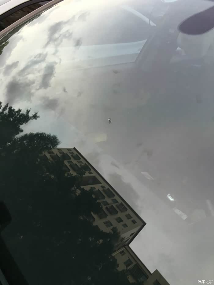 【图】前档玻璃被打裂了._大迈X5论坛