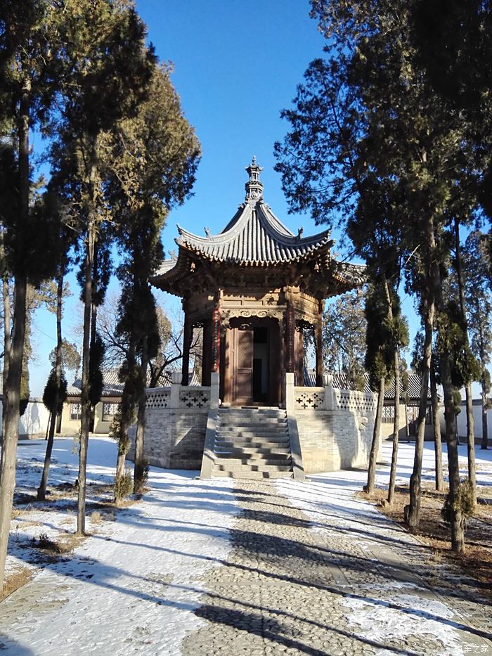 欲访三关雪阻拦,忻州城外拜遗山