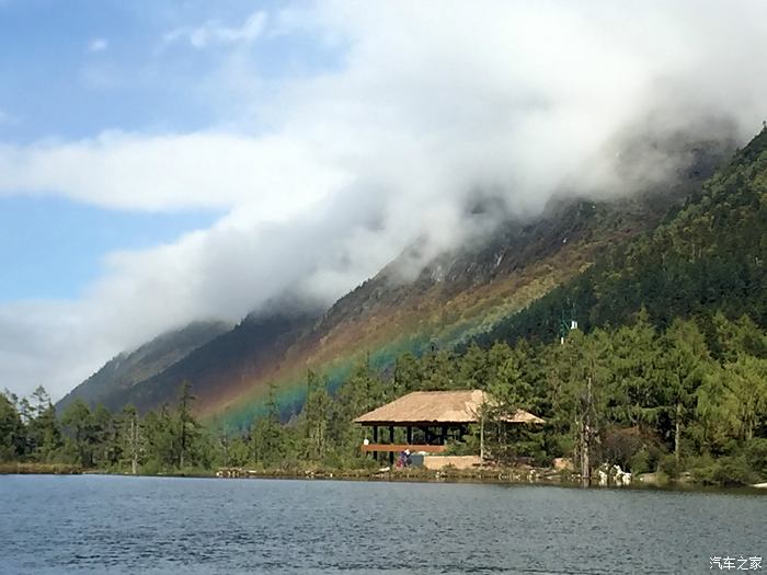 毕棚沟云里雾里山涧水流毕棚沟景区自驾游