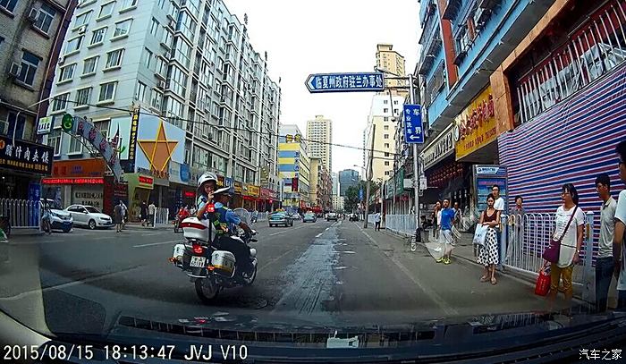 【图】甘南路违停,交警来了我就走,居然追拍,复