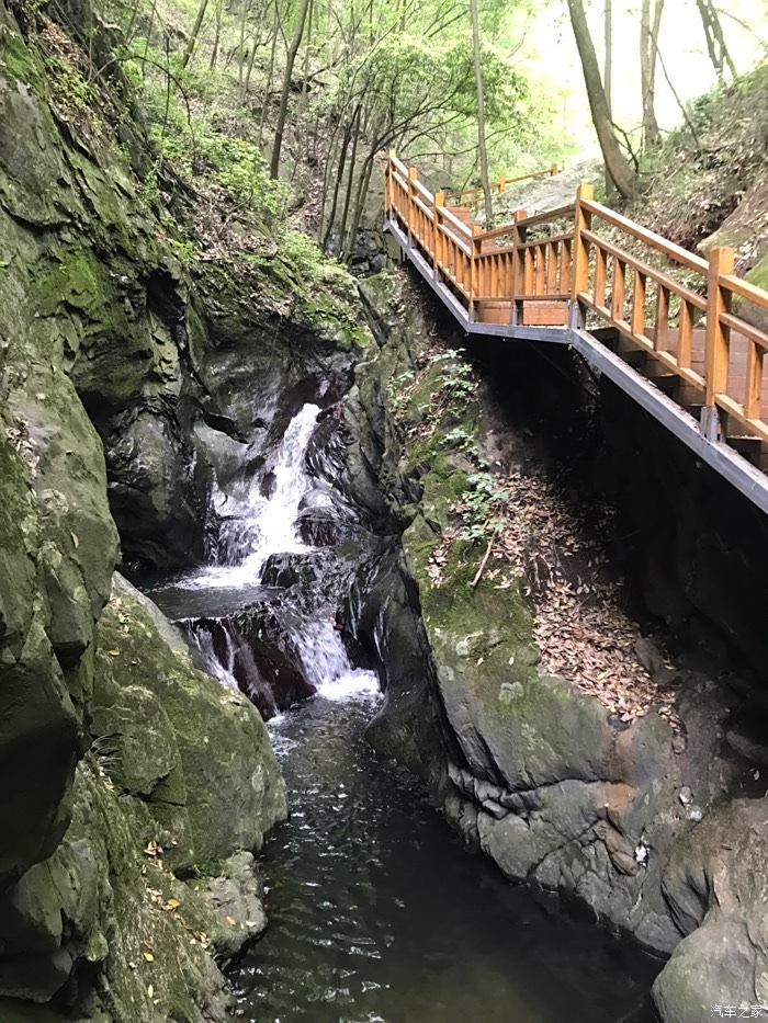 十堰市百龙潭风景区