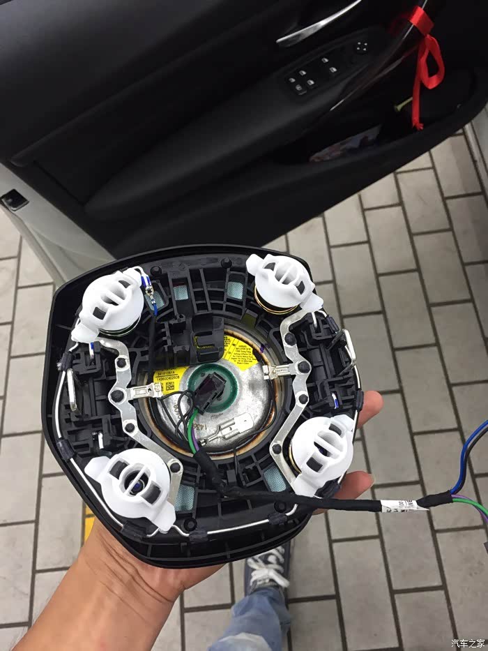 【图】方向盘Logo异响_宝马3系论坛