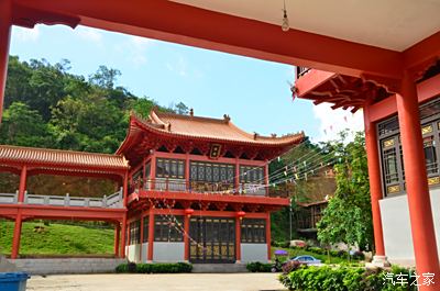 石灵寺因底部周石又又神奇因而此寺也称石灵岩有石竟生灵气石