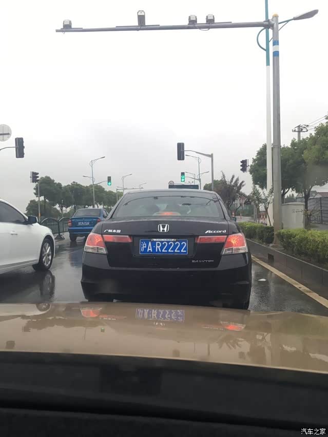 【图】路遇豪牌,虽不是沪AZ,但请指教,很少见