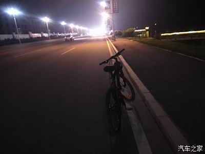 {庆祝十周年}之夜骑单车看城市美景_辽宁