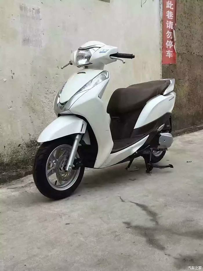 【图】越南本田LEAD125cc 城市代步首选。