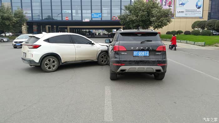 宝宝很生气后果很严重,前天呗放气,昨天被人撞