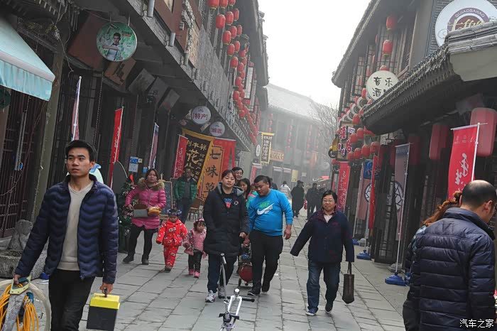 如何快速逛完清明上河园 500_wKjBylh56TyAMjEKAA0ZIiE_nGY131.jpg