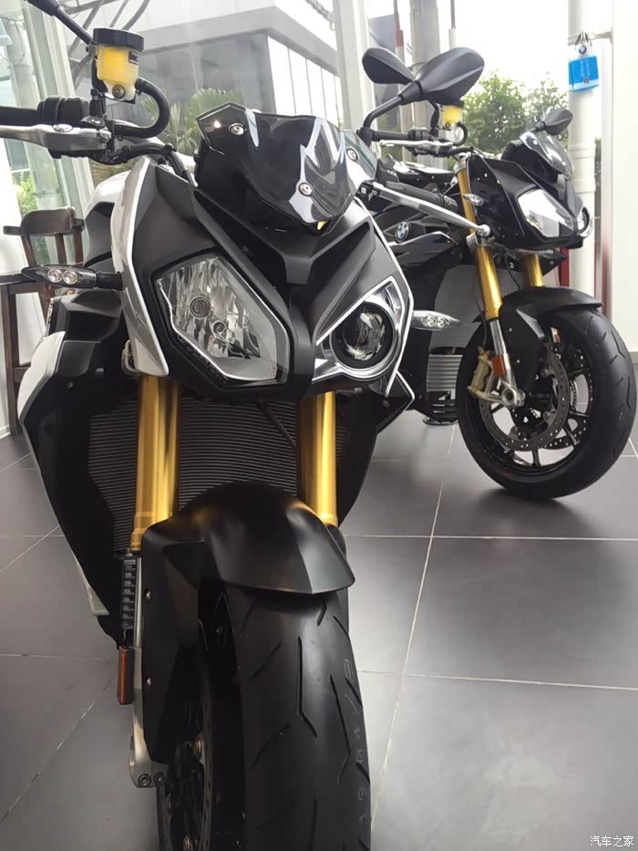 【图】宝马S1000R提车作业!