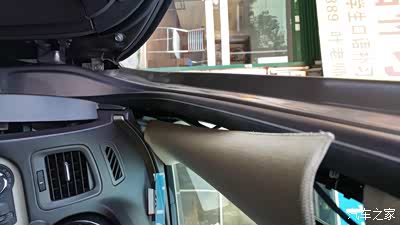 从此不怕忘关车窗了 12款新君威HUD安装