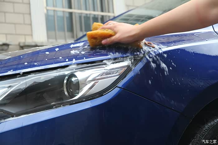 如何自己洗车出泡沫 500_wKjBylkdqXKAbLu_AAccZLJ-nKs437.jpg