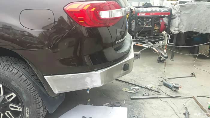 定制版 福特撼路者前后竞技杠