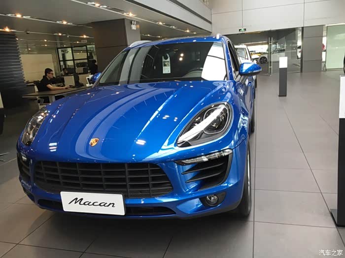今天去上海闵行保时捷4S店看17款macan,太漂