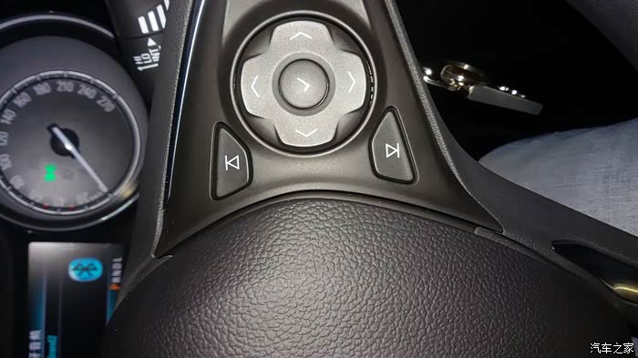 【图】多功能方向盘用蓝牙怎么不能切歌了?那