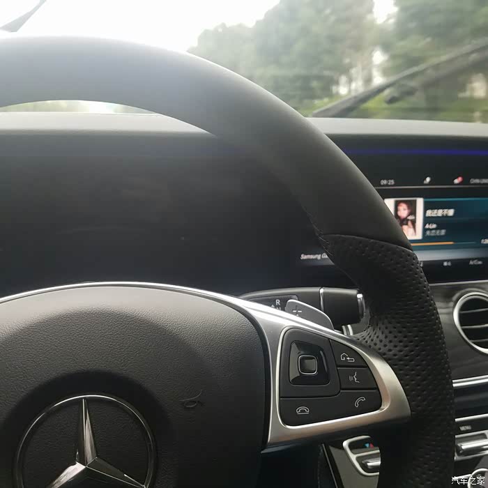 【图】左边屏幕黑屏_奔驰E级论坛_汽车之家论