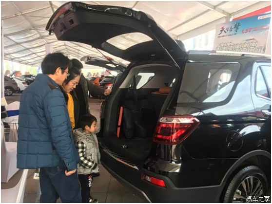 什么时候买电车比较便宜 500_wKgH1VolM5yAChZgAAEMU3RifxI179.jpg