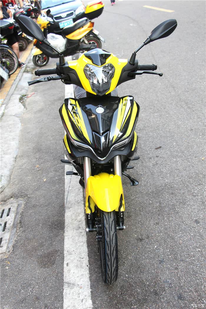 广东梅州首台benelli高端运动弯梁 rfs150i 到货开箱作业