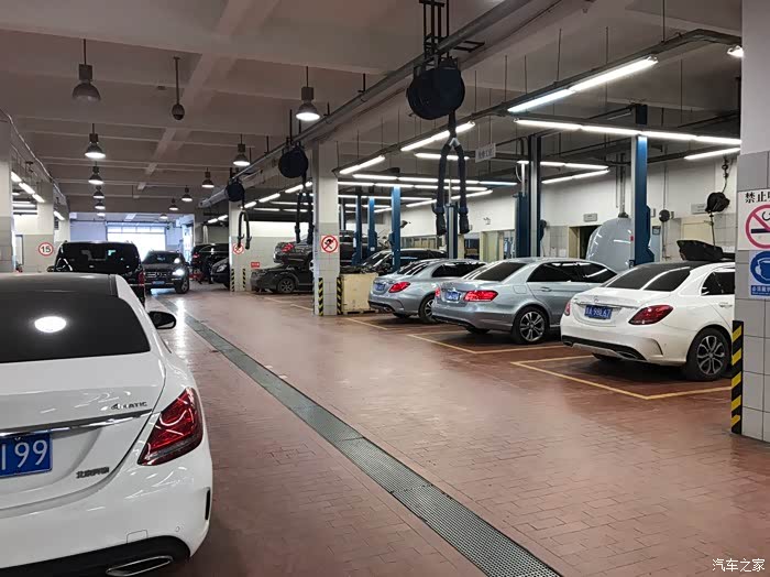 首保纪念,换AMG机油。