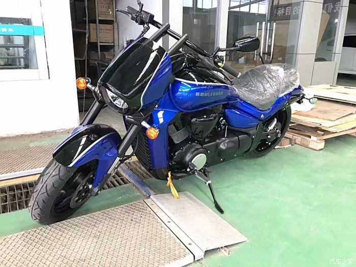 铃木酷道至尊vzr1800蓝黑版1800cc排量v型双缸百公里加速2.8秒