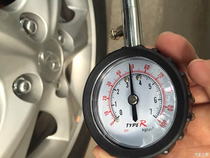 胎压多少为正常 500_wKgH1VcAeVWANTn_AAEi-7zgW2w150.jpg
