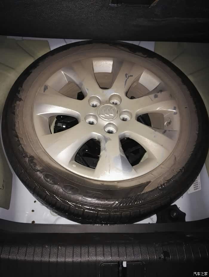 鸡 泥 轮胎 煤炭 猜一成语_轮胎图片卡通(2)