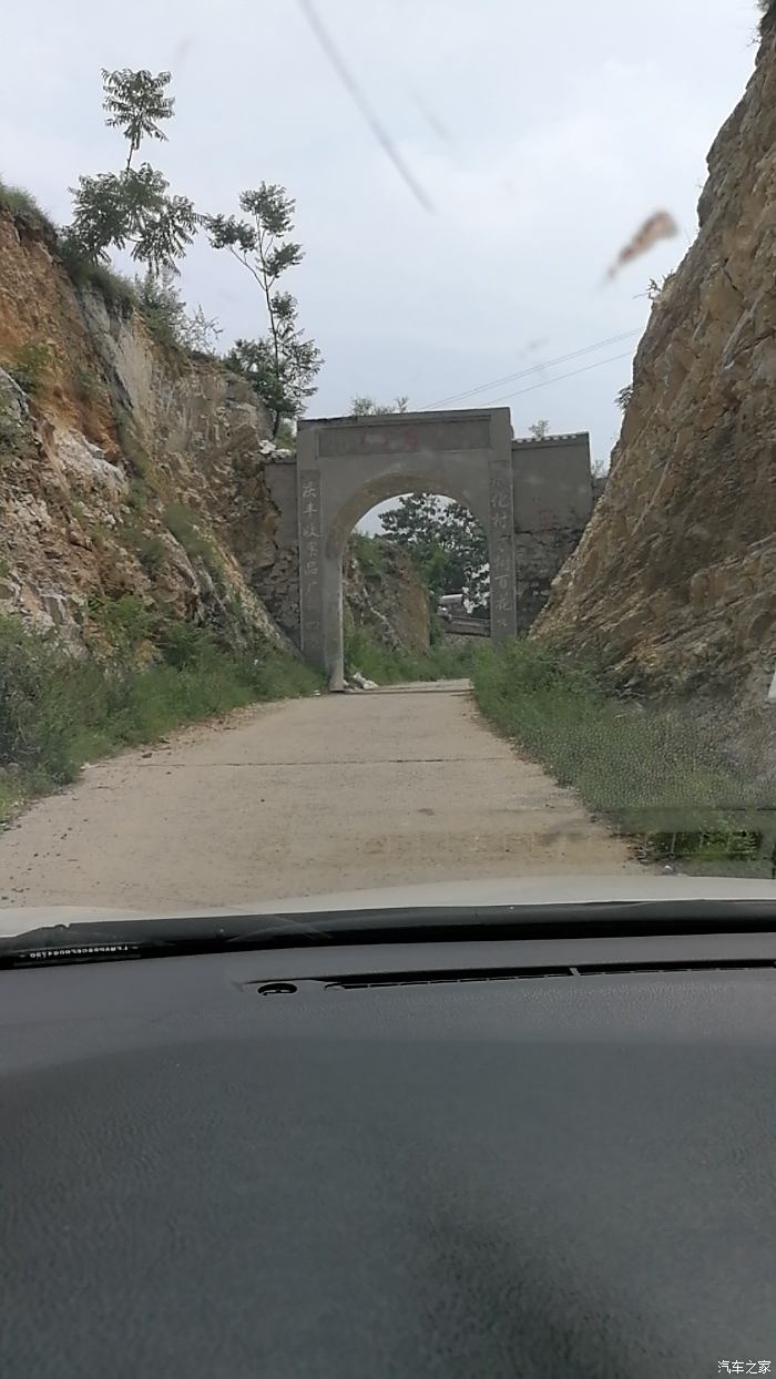 从石裕出来导航去全胜峡这把我带哪里这像像山寨门