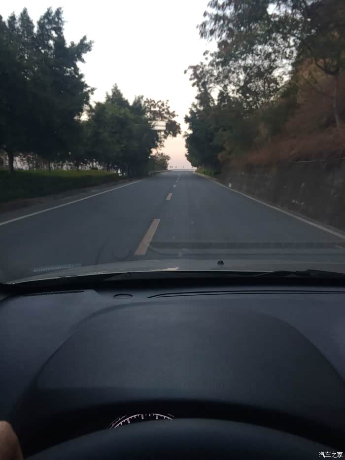 【图】版主 求射精啊! 冒着生命危险去拍的_荣