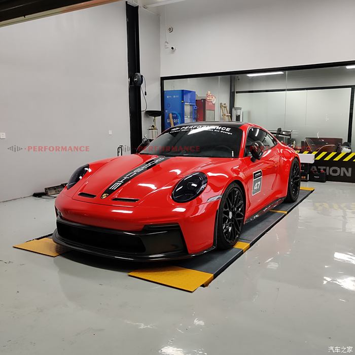 国内首台保时捷992gt3套件上车鉴赏