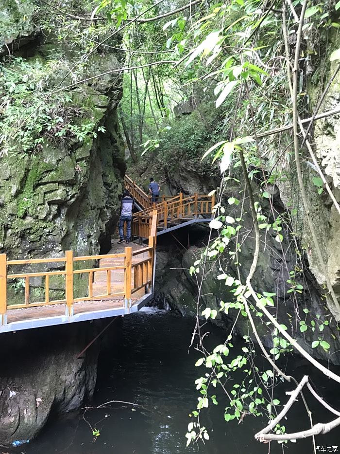 十堰市百龙潭风景区