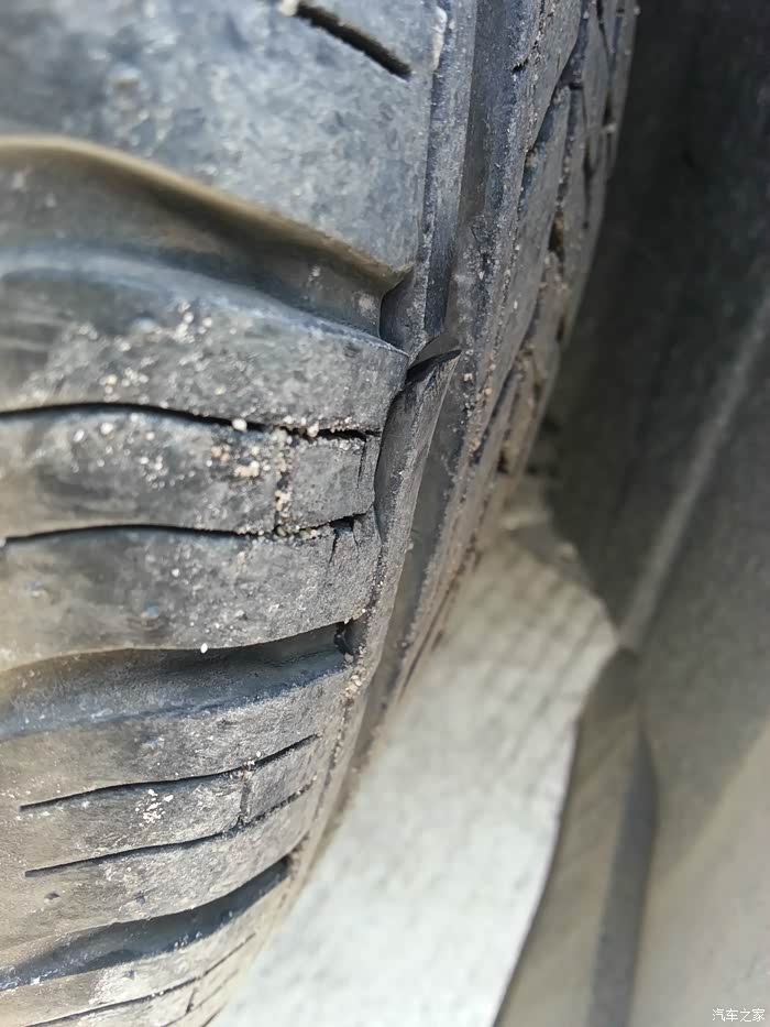 【图】15款CRV轮胎裂了是质量问题吗?还是被