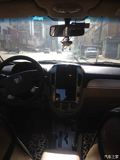 装了一个大屏幕中控,很完美