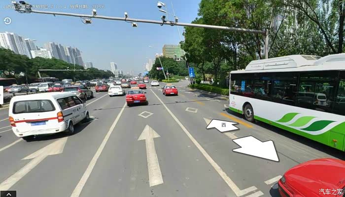 晚上走这个路口红灯从直行车道右转了,黑的没看清地标,有事吗?