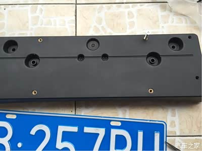 (320Li)车管所发的牌照螺丝拧不进去,求助!_宝